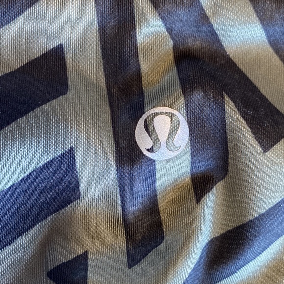 Lululemon leggings/ crop - Picture 2 of 3
